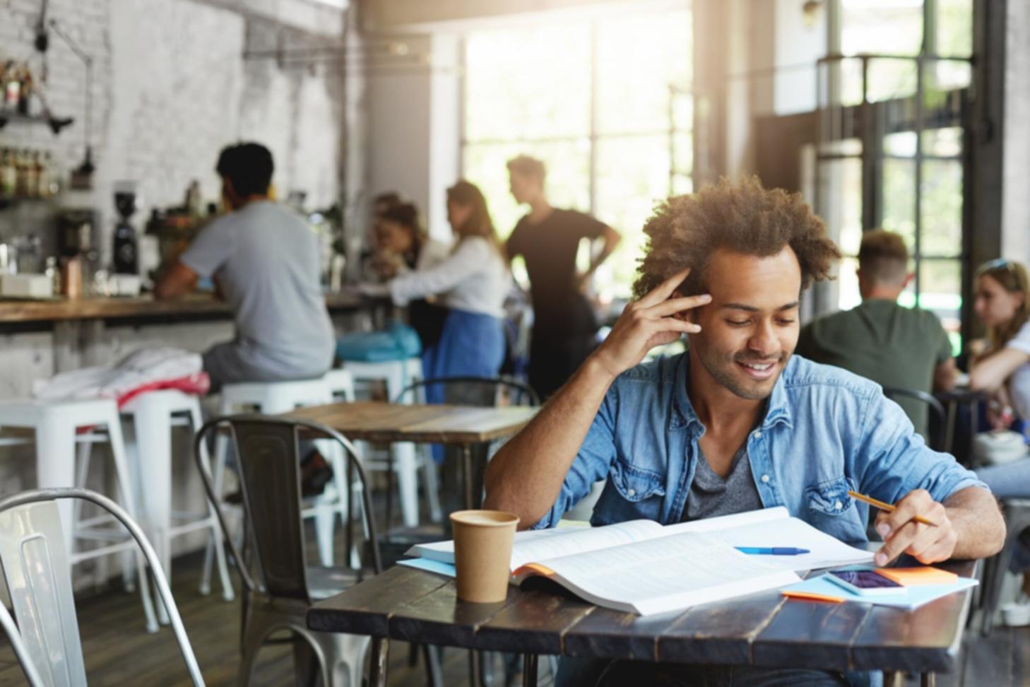 Material educativo y recursos de planificación financiera